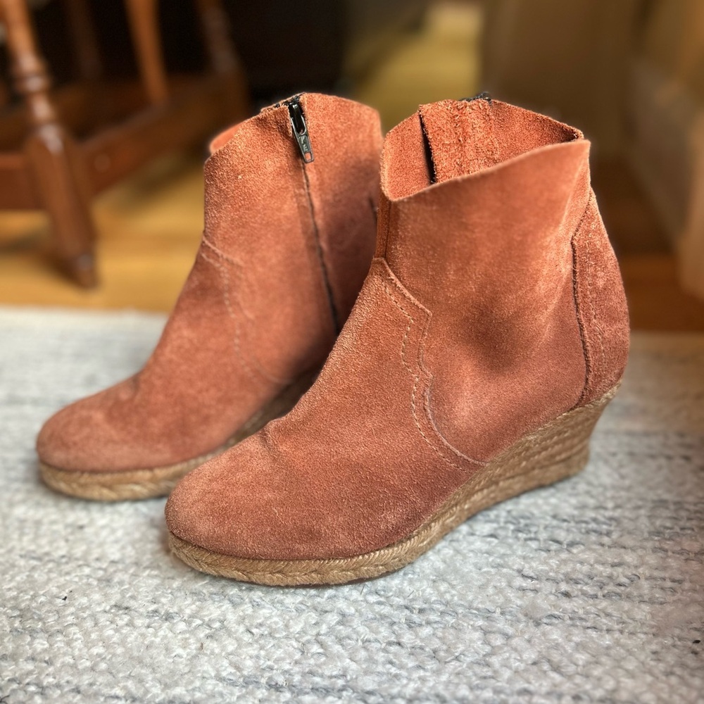 Anthropologie Holding Horses Mamba Women’s Suede Ankle Wedge Boots
